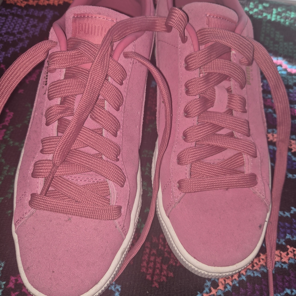 Puma Women's Vibrant Pink Sneakers